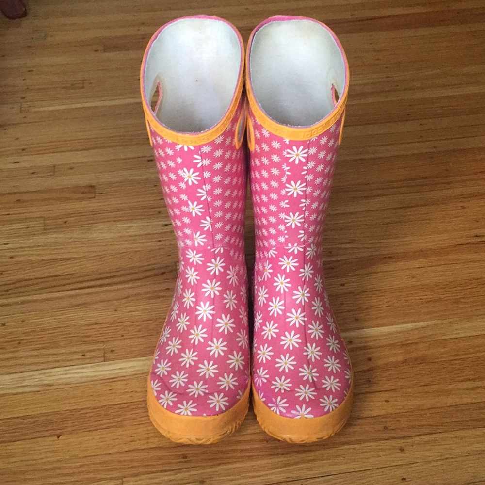 BOGS Girls Daisy Coral Size 4